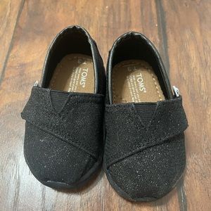Black glitter sparkle Tom’s size T3